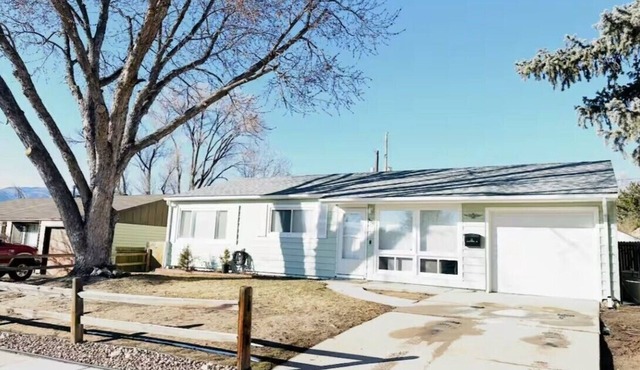 lovely 3-bedroom home close to everything Colorado Springs has to offer