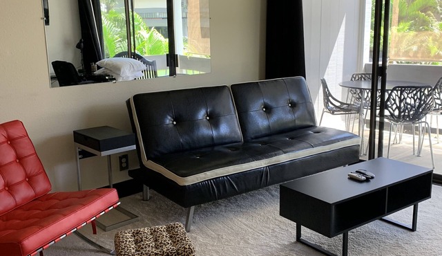 Lucy's Place Air Conditioned Studio with Murphy bed