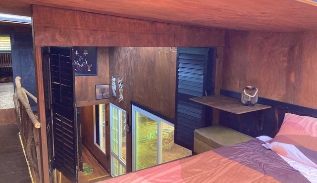 Majestic Mountain View Cabin - North Shore Oahu