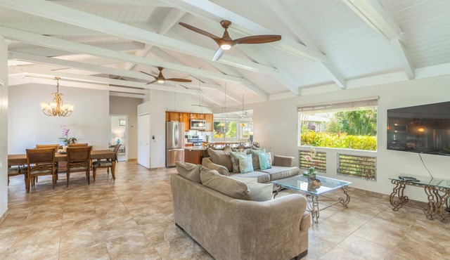 Mala Hale: Elegant Gardenview Home w/Spa, AC, & Serene Lanai w/BBQ - Mala Hale