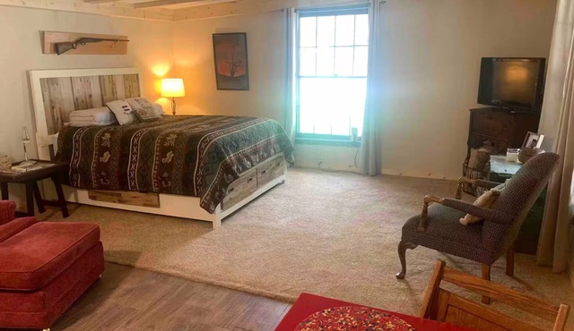 Marsh Meadows - Guest house on a Creek in Beulah Valley