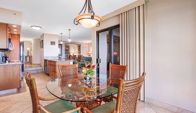 Maui Resort Rentals: Ka'anapali Ali'i 432 - Deluxe Oceanview Interior Courtyard