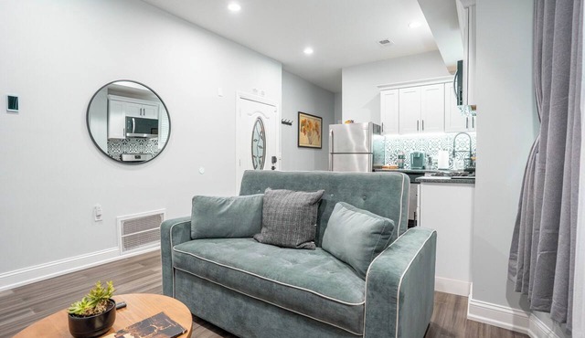 Modern 2BR Loft near UPenn/CHOP – King Suite