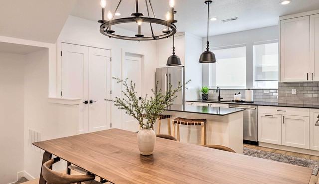 Modern-chic Provo Townhome 1 Mi to BYU Campus in Provo