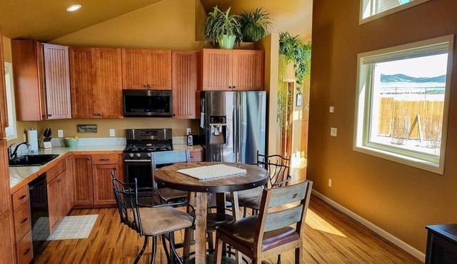 Modern one-bedroom house in peaceful Silver Cliff Colorado. Amazing views! in Silver Cliff