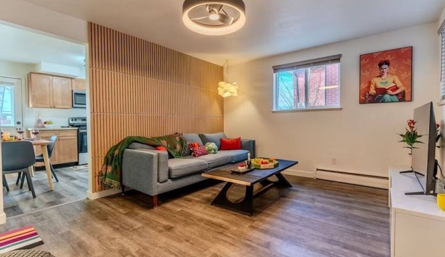 Modern, Quiet Park-side Retreat, Pets, Hot Tub near Olde Town in Arvada