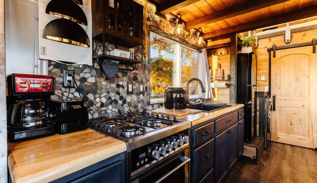 Modern Tiny Home Near Zion | Near Trails in Apple Valley