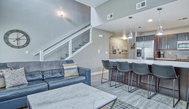 Modern Townhome near Old Town, Breweries, & River!