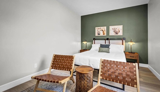 Modern Vista Getaway | Prime Downtown Location