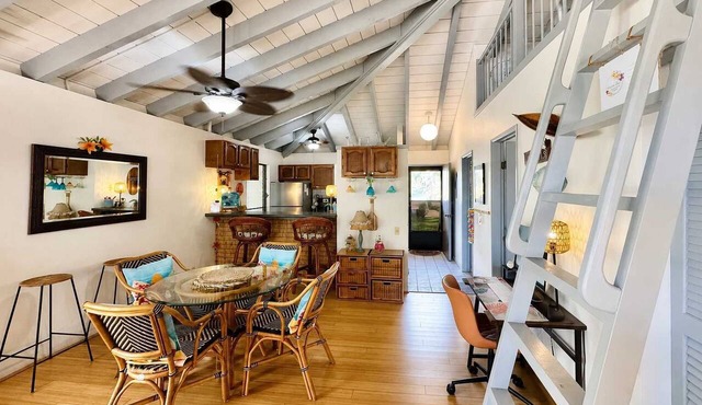 Molokai Condo with Wraparound Lanai, Pool, Tennis & Hot Tub