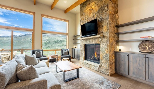 Moose Haven Hideaway- Dog Friendly Luxury Mountain Escape!