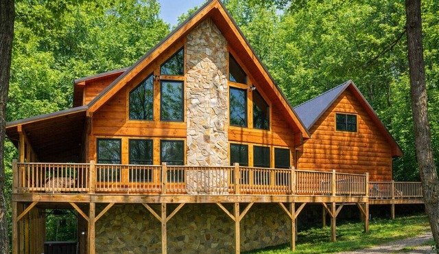 Mountain cabin Mount Airy, NC w/5 master bedrooms