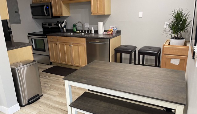New Remodel Updated in 2023, 2BR 2 BA, Minutes to Mall/Airport in Bloomington