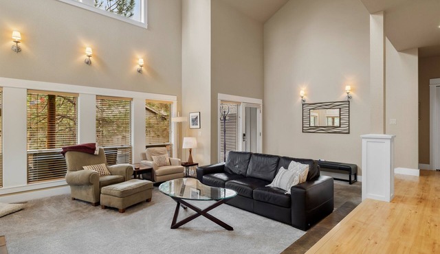 New! River Wild Retreat | Community Pool & Hot Tub | River Trail Access in Bend