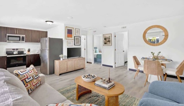 Newly Renovated 2BR Near Beach, Airport & Las Olas