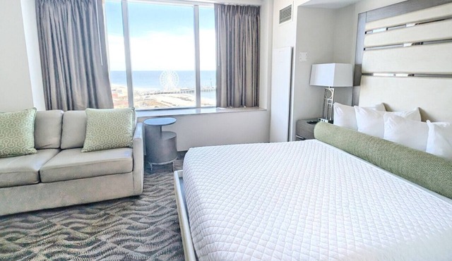 Ocean Front Queen Boardwalk Gem in Atlantic City