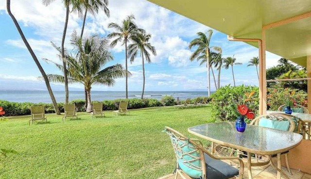 Oceanfront Maalaea Condo with WiFi & Lanai - See Turtles!