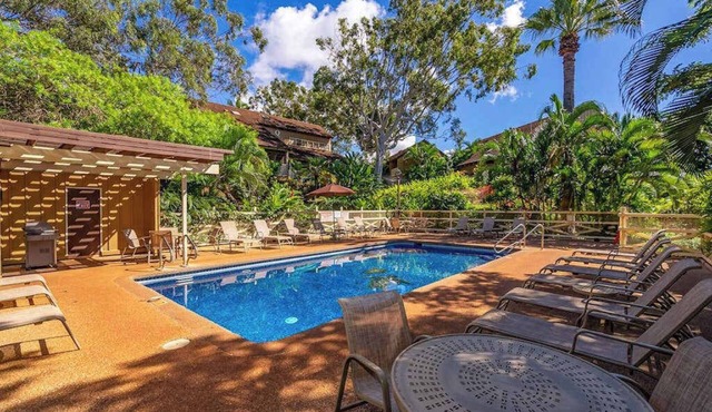 Oceanfront Molokai Condo with Lanai, Pool & Beach Access