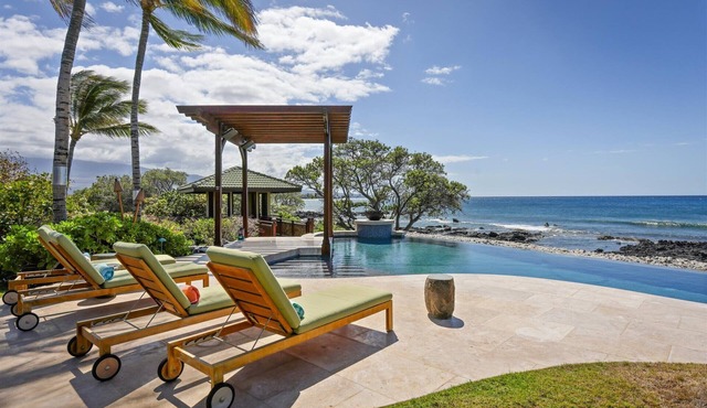 Oceanfront Pacific Sunset Villa: Pool, Hot Tub, Theater