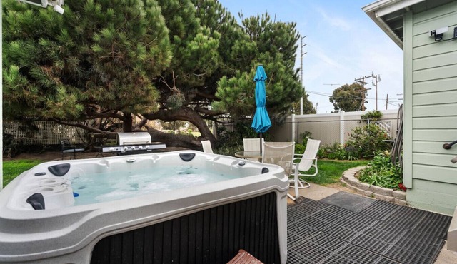 Oceanside Bungalow *1 Mile to Beach & Pier!*