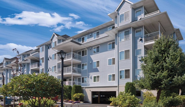 OFFICIAL LISTING | WorldMark Birch Bay 2 BR w/Fireplace, Balcony, Pools & More!