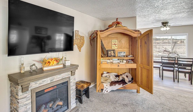 On 17-Acre Lot w/Barn & Patio: Rural Aztec Home