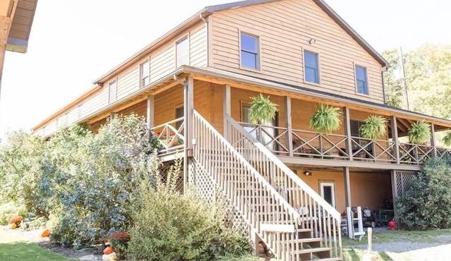Peaceful 5-bed 3-bath retreat minutes from Ricketts Glen State Park