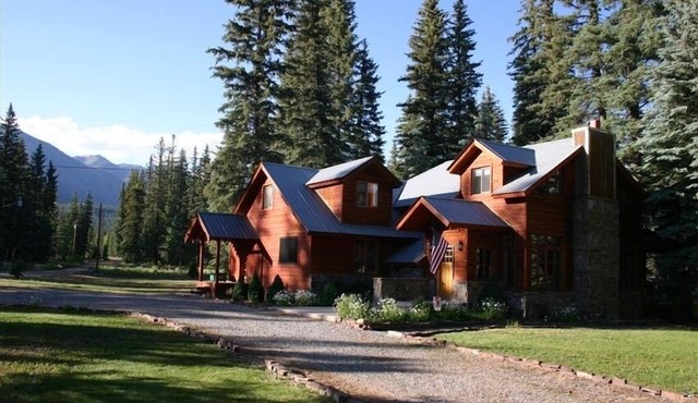 Peaceful Nostalgic Mountain Home Memories in the beautiful Vallecito Valley!