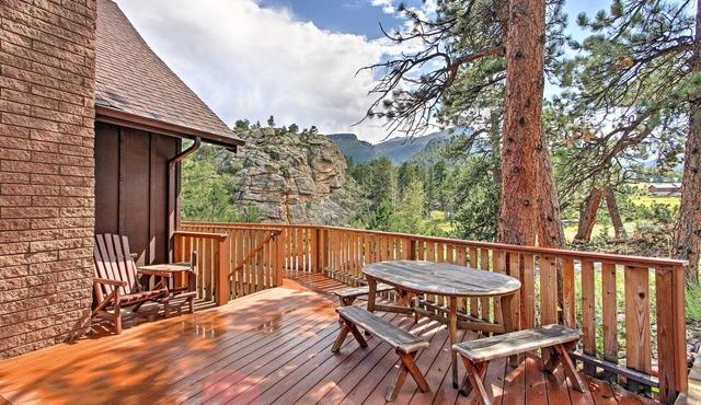 'Peaceful Pines' Estes Park Home: Longs Peak View