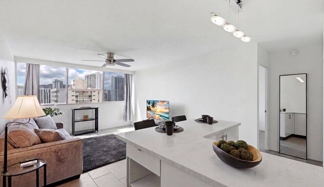 Penthouse Oasis+W/D | Free Parking | Pets | Beach