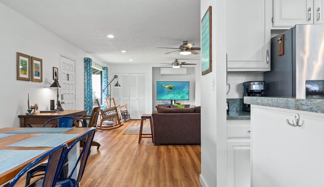 Perfect Family Beach House. Walk out gate to Amazing Beach.