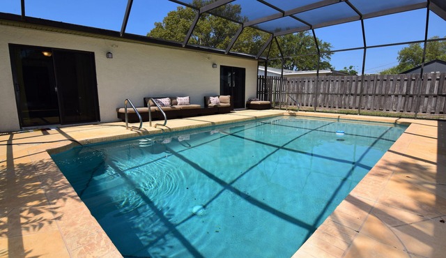 Perfect Getaway 3bd/2bth Private Heated Pool