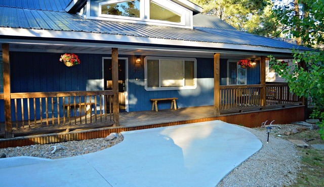 Pet Friendly Home - Game Room - 12 Min to Dgo - AC/Fenced Yard/Fire Pit in Durango