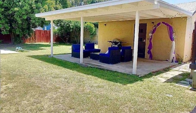 Pet friendly Huge yard, bikes Pool Table in Fullerton