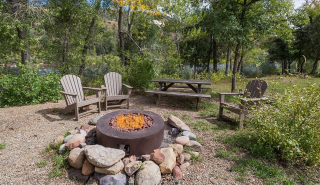 Pet Friendly Rustic Cabin on the Animas River - 6 Min. to Downtown Durango