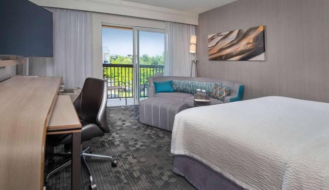 Pets are Allowed HERE! Relaxing Unit w/Private Balcony!