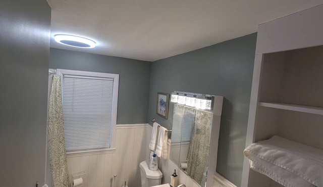 Pinehaven - Comfy Modern Stay Near Mid-Ohio & Downtown Mansfield in Mansfield