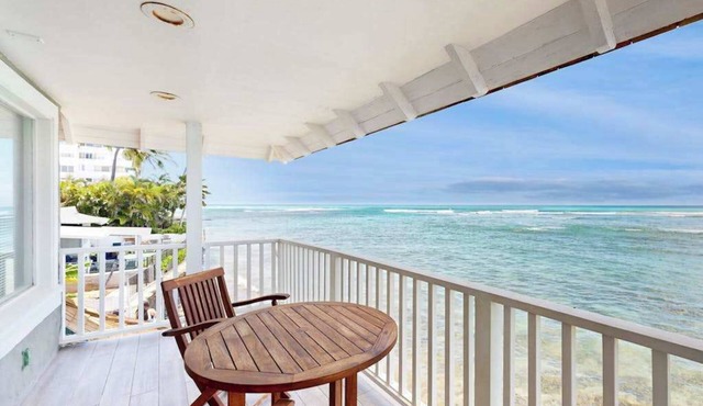 Posh Beachfront Waikiki Home with 3 Lanais - Walk to Dining