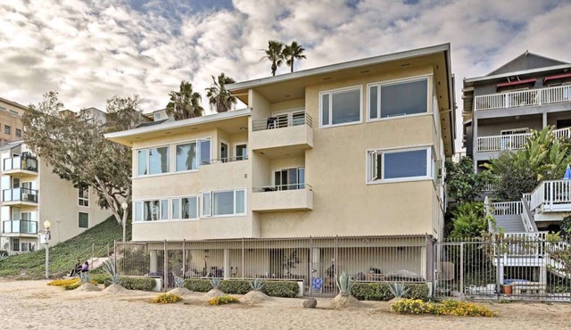 Private beachfront condo on Ocean Blvd. in Long Beach
