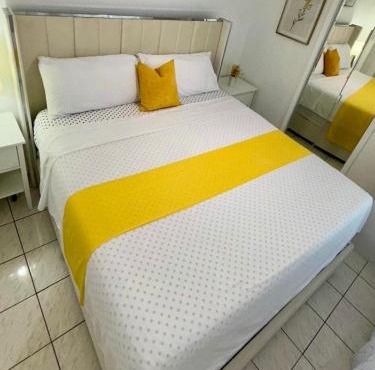 Private Guesthouse in Sunrise