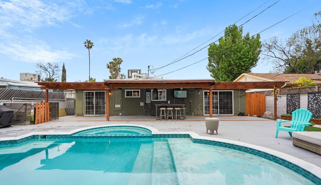 Private Pool and Dog Friendly Near Universal Studios