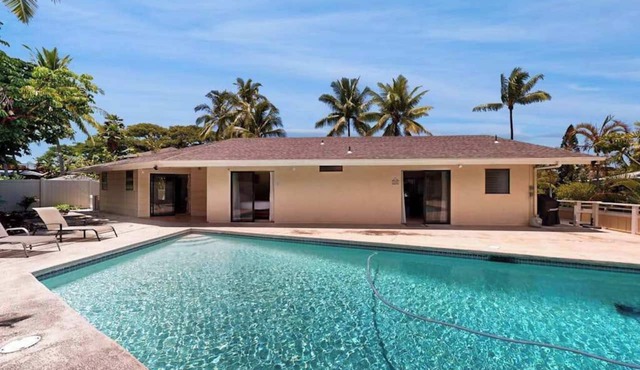 Private-Pool Kona Retreat with Screened Lanais