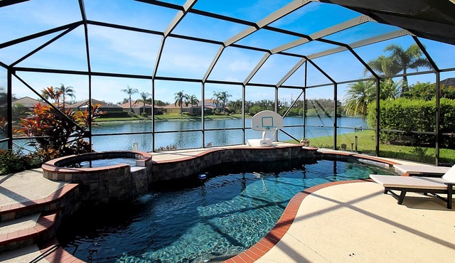 Private River Strand pool home with golf membership - Villa Milano
