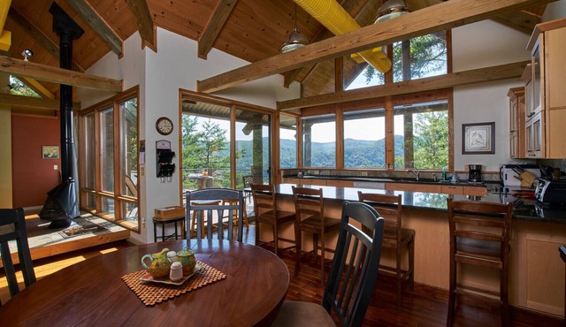 Private, Romantic Luxury Mountain Cabin in the Woods with Incredible Views in Ferguson