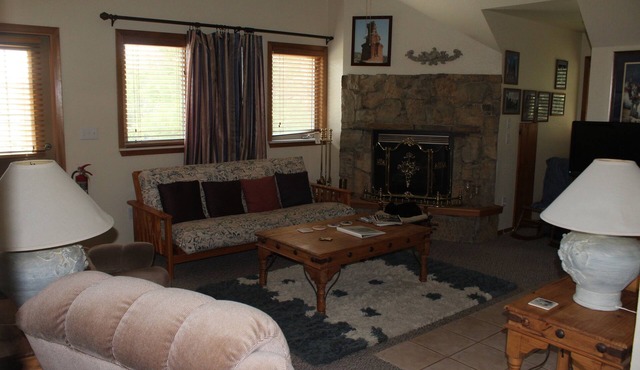 Prow'd House Bed & Breakfast