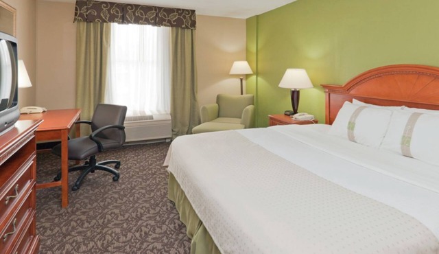 Quality Inn & Suites Downtown Mansfield in Mansfield