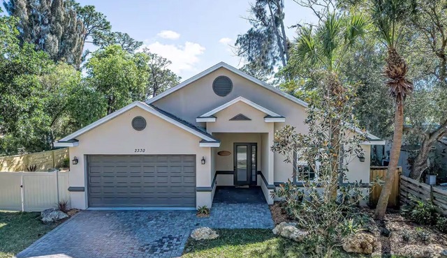 Quiet and Relaxing 3 Bed House With Pool in Sarasota Close to Siesta Key Beach