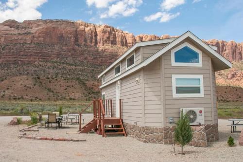 Redrock Moab Tiny House w Large Loft Site 8 in Moab