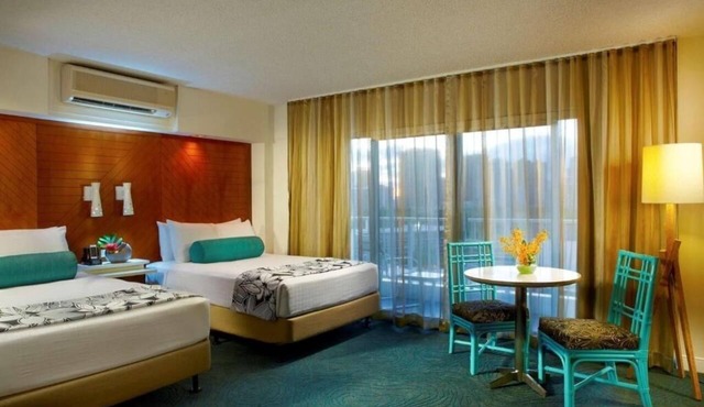 Relaxed Family Travel: 4 Spacious Rooms Near Waikiki + Free Breakfast