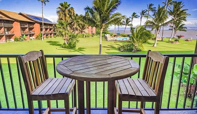 Remodeled Molokai Condo with Ocean Views, WiFi, Pool & Grills